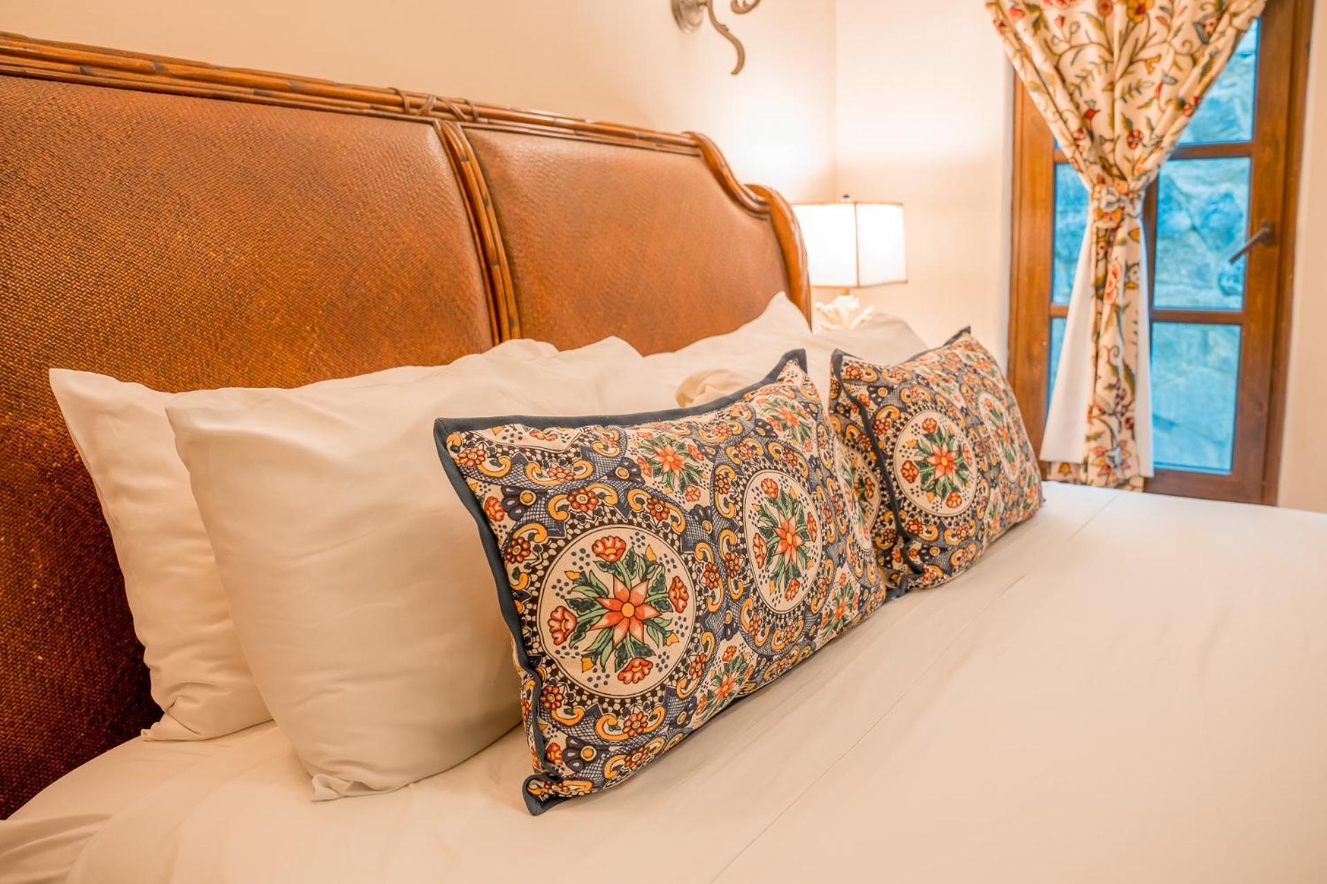 Caribe Tesoro Hotel Уест Бей Екстериор снимка