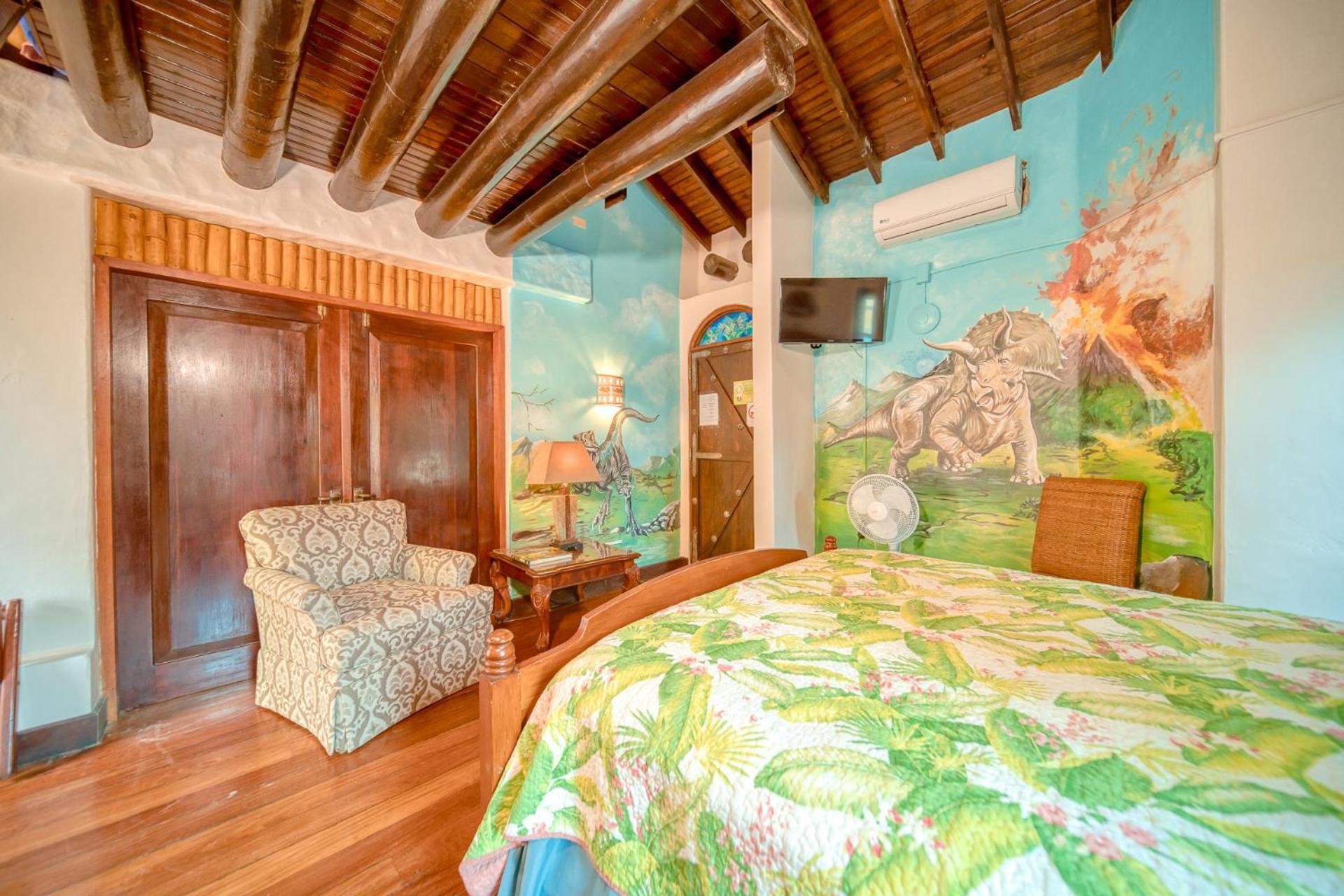 Caribe Tesoro Hotel Уест Бей Екстериор снимка